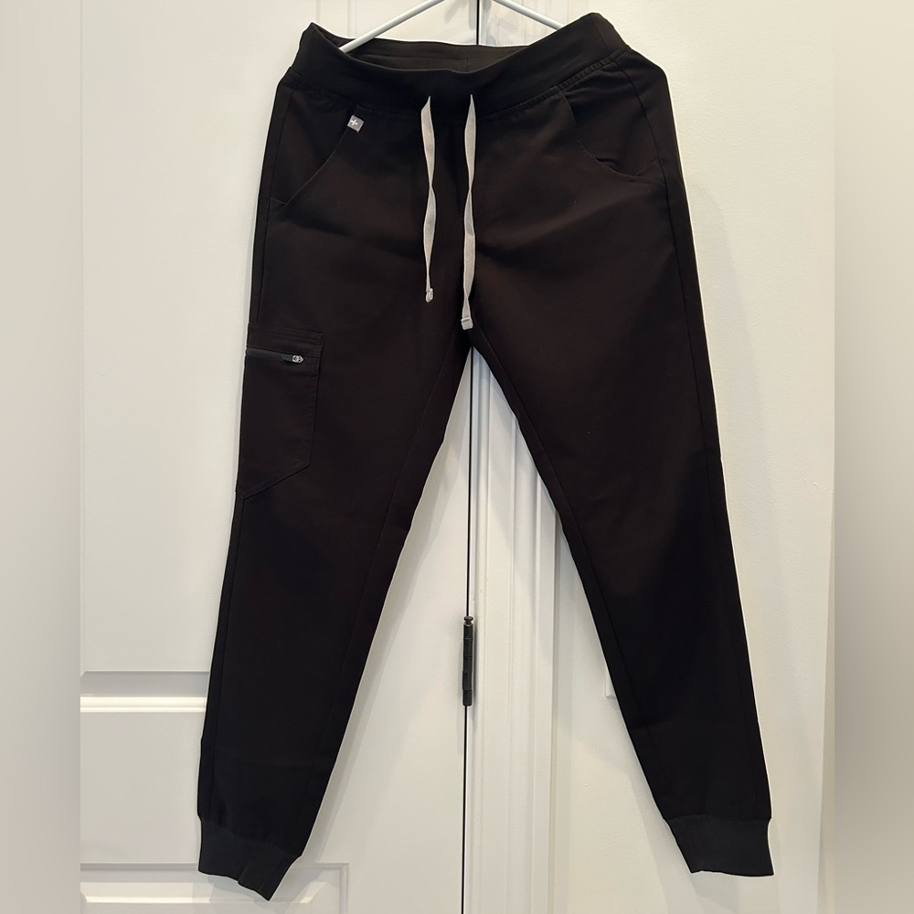 Figs Zamora black scrub pants
